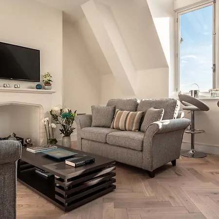 Cathedral View - An Exclusive Private Apartment On Cathedral Green, Exeter Exterior photo